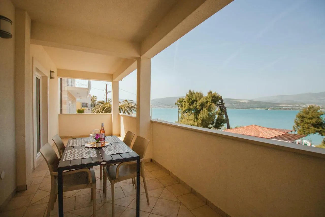 Apartments Sara Trogir