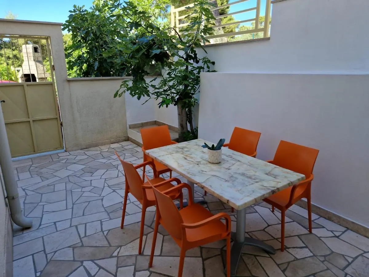 Apartments Sara Trogir