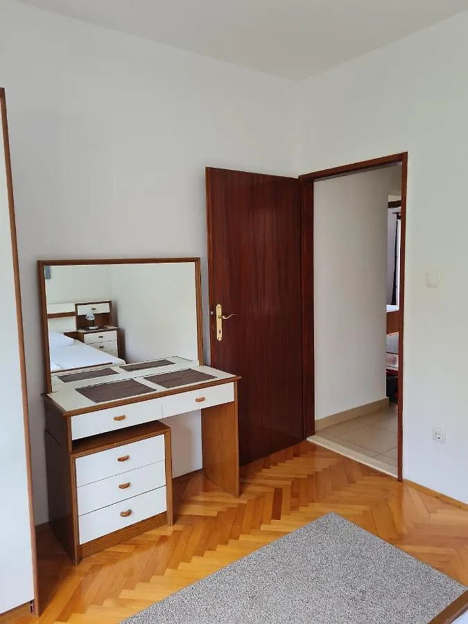 Apartments Sara Trogir