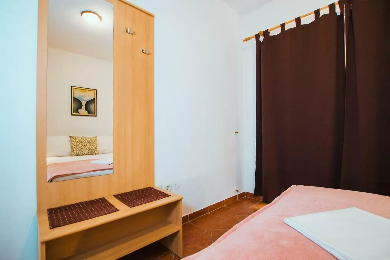Apartments Sara Trogir