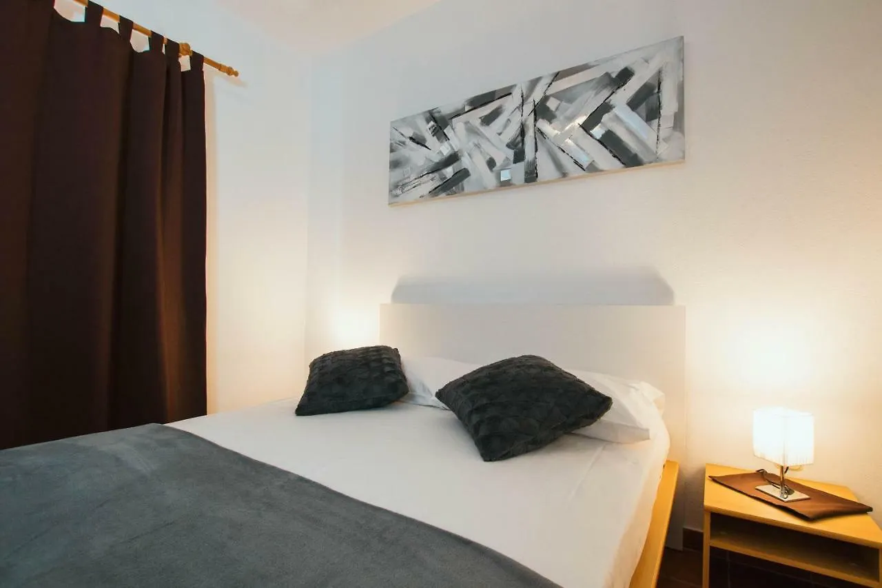 Apartments Sara Trogir
