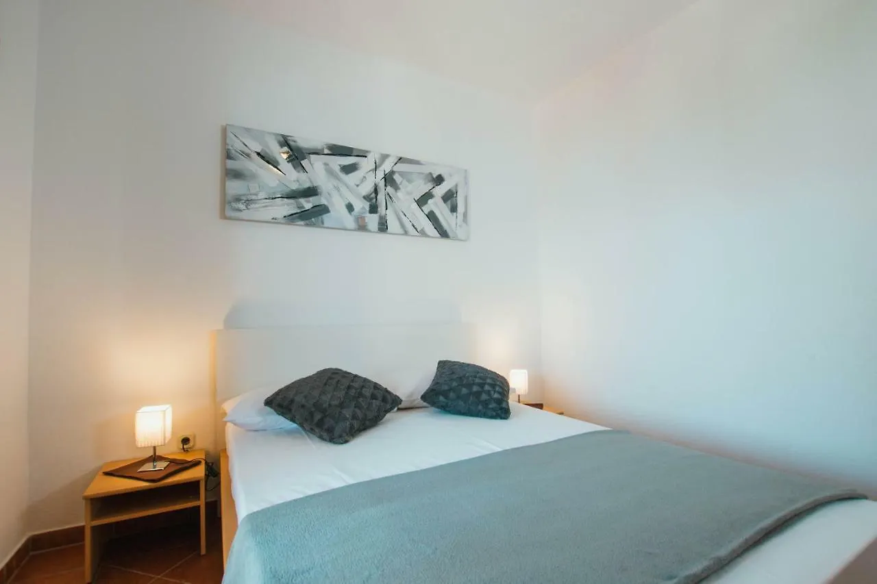 Apartments Sara Trogir