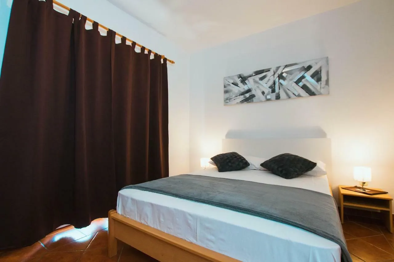 Apartments Sara Trogir