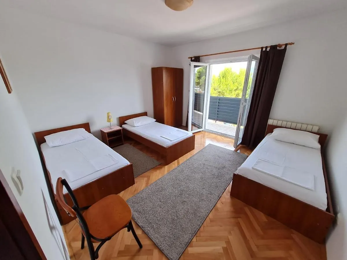 Apartments Sara Trogir