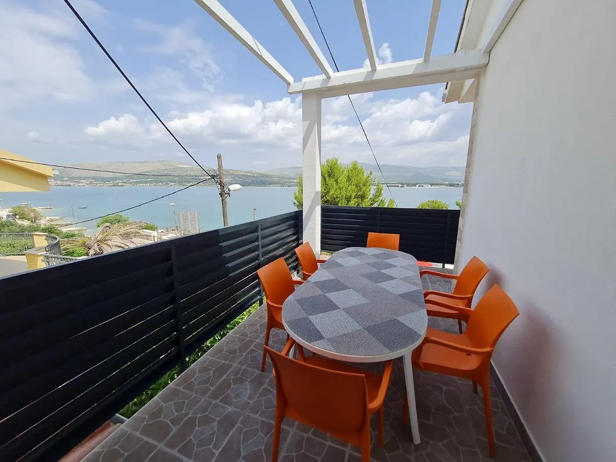 Apartments Sara Trogir