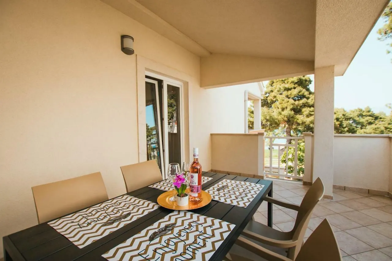 Apartments Sara Trogir