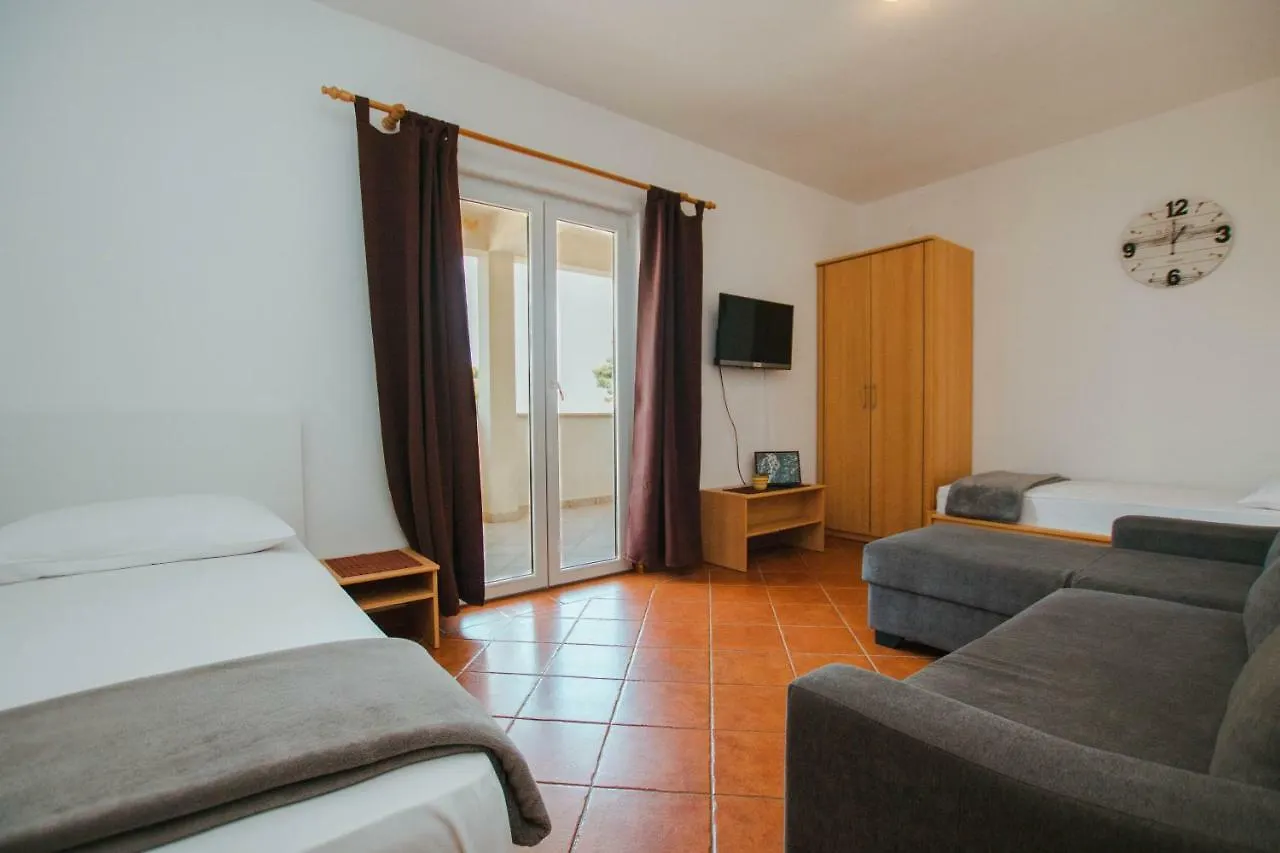Apartments Sara Trogir