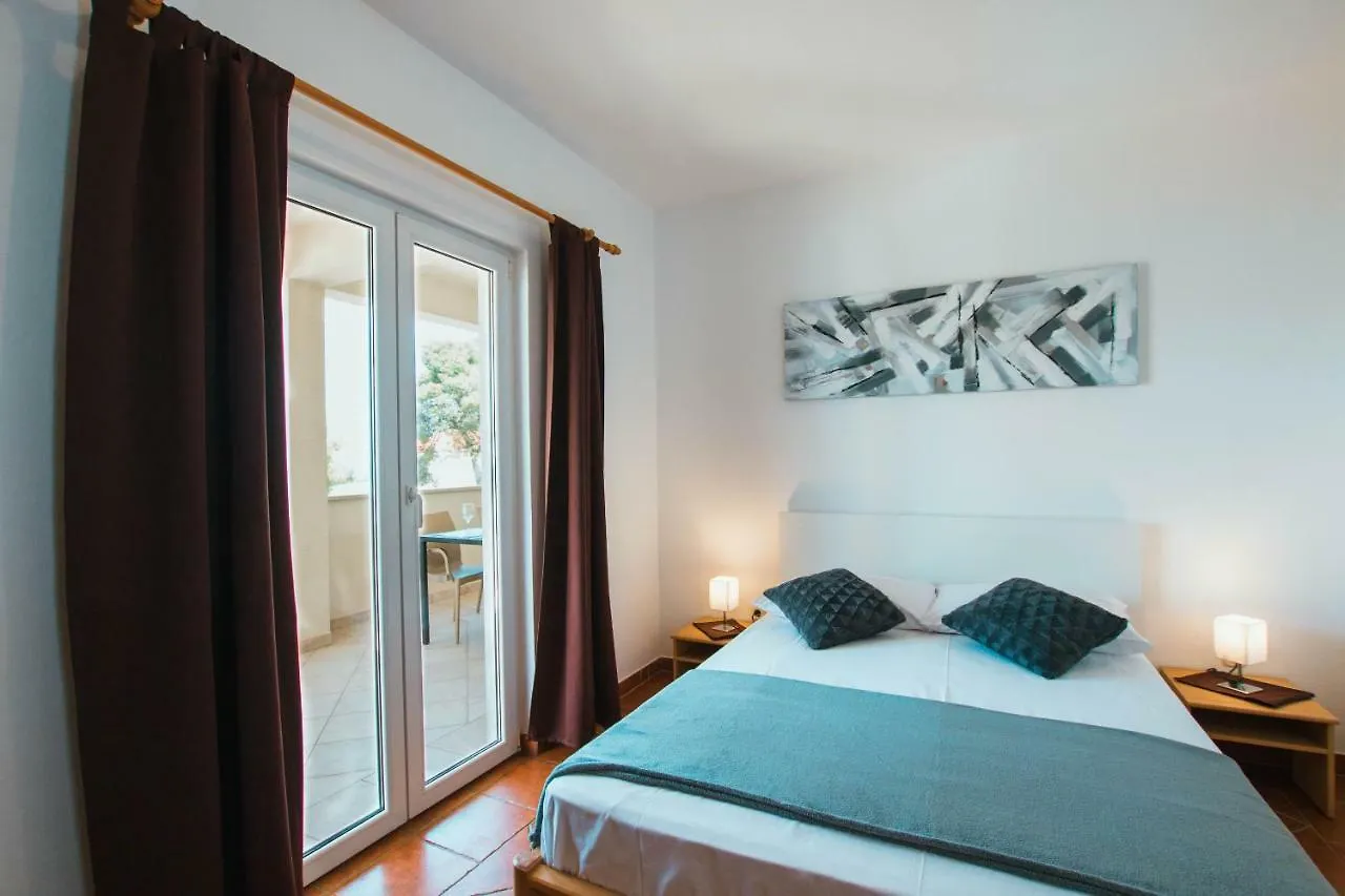 Apartments Sara Trogir