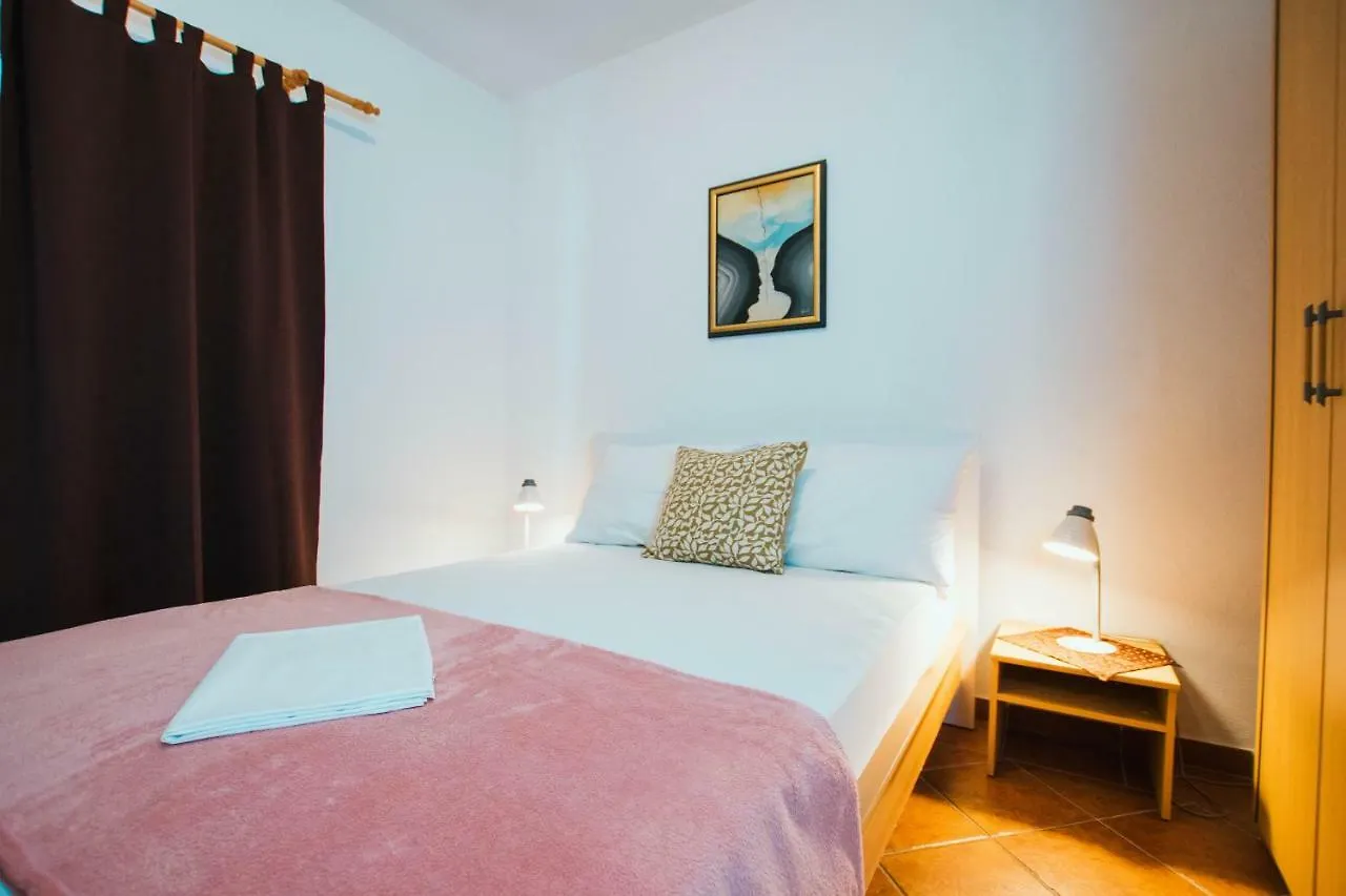 Apartments Sara Trogir