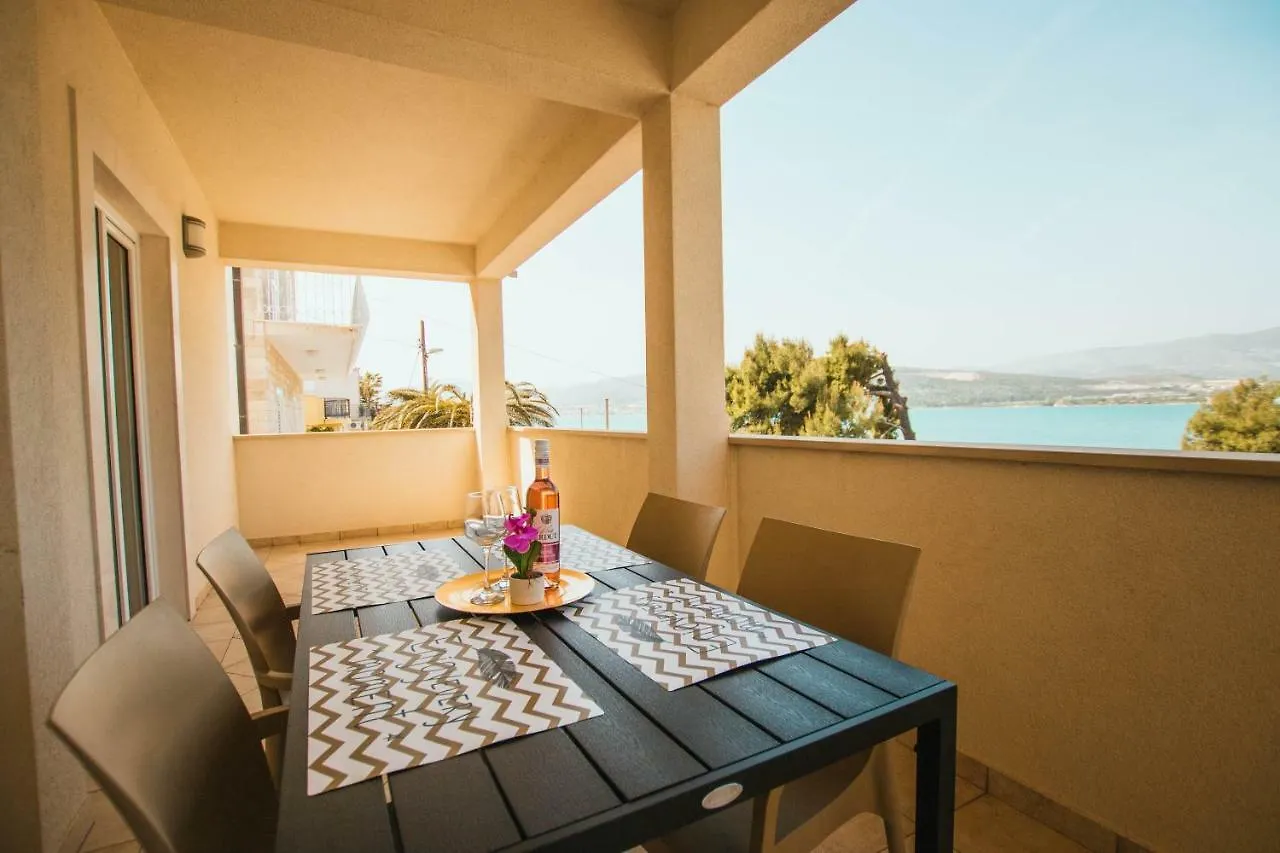 Apartments Sara Trogir